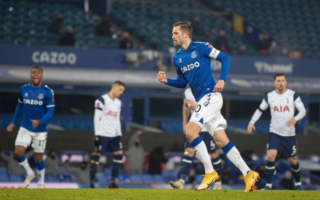 东体：宋凯在杭州与盐城两地奔波，分别督战国足与中国U.